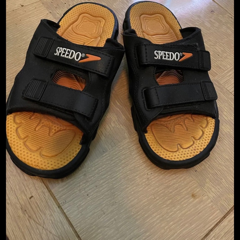 Speedo Men Black, Gold, Slip ons Sandals, Sz medium.